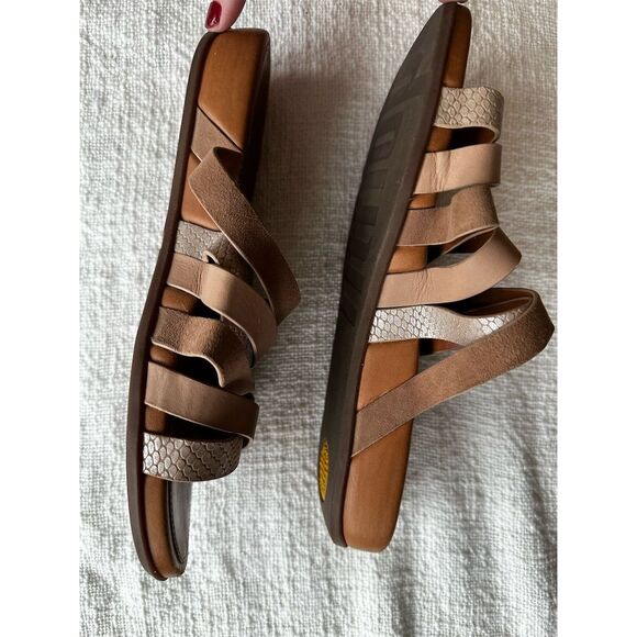 FitFlop Women's Size 8 Lumy Leather Slide Sandals Brown Silver Accents - Picture 3 of 5